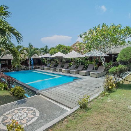 Lembongan Mantra Huts Hotel Nusa Lembongan  Exterior photo