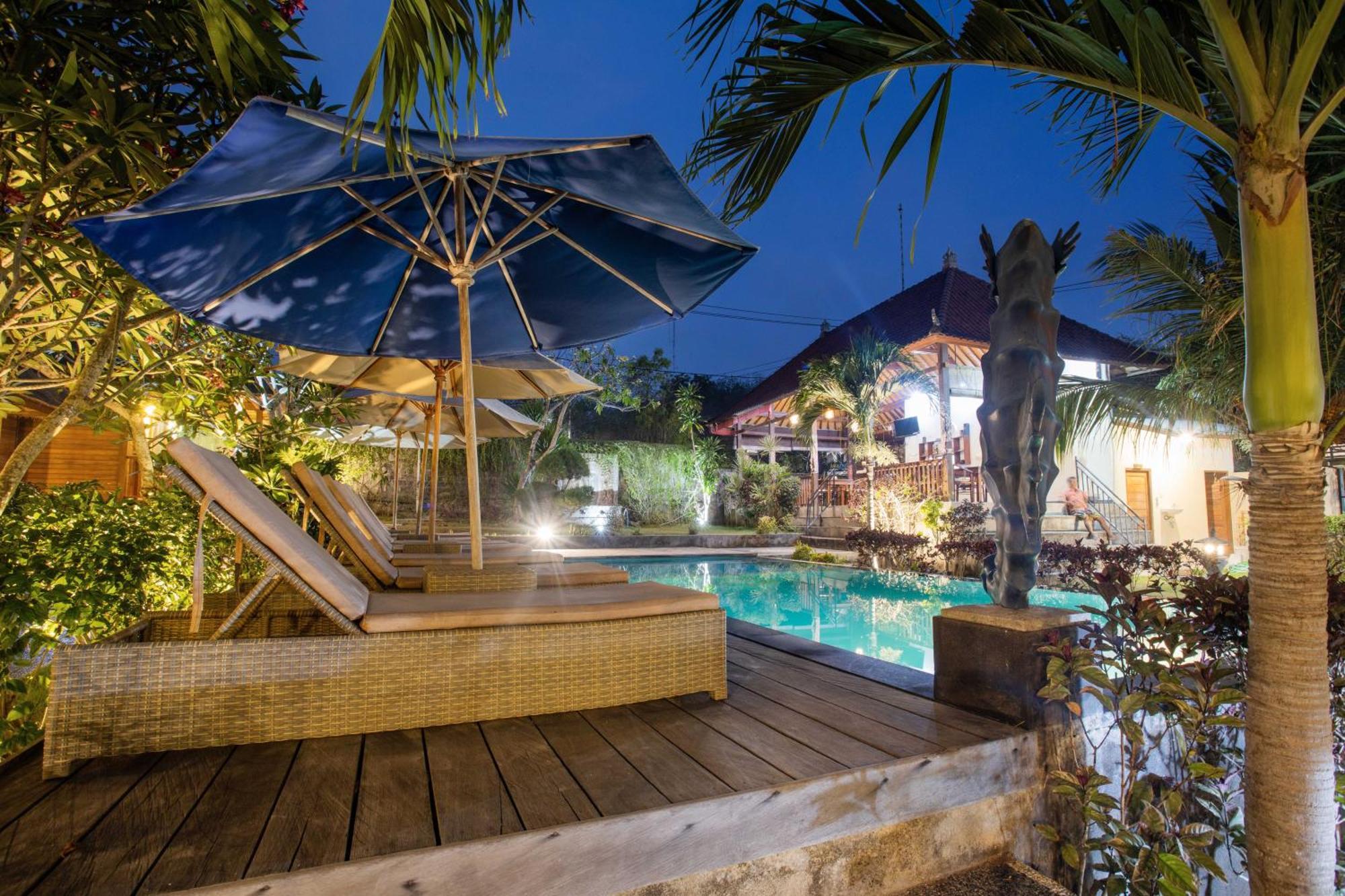 Lembongan Mantra Huts Hotel Nusa Lembongan  Exterior photo