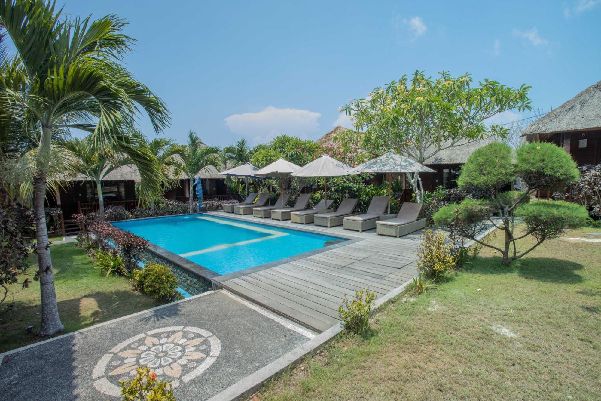 Lembongan Mantra Huts Hotel Nusa Lembongan  Exterior photo
