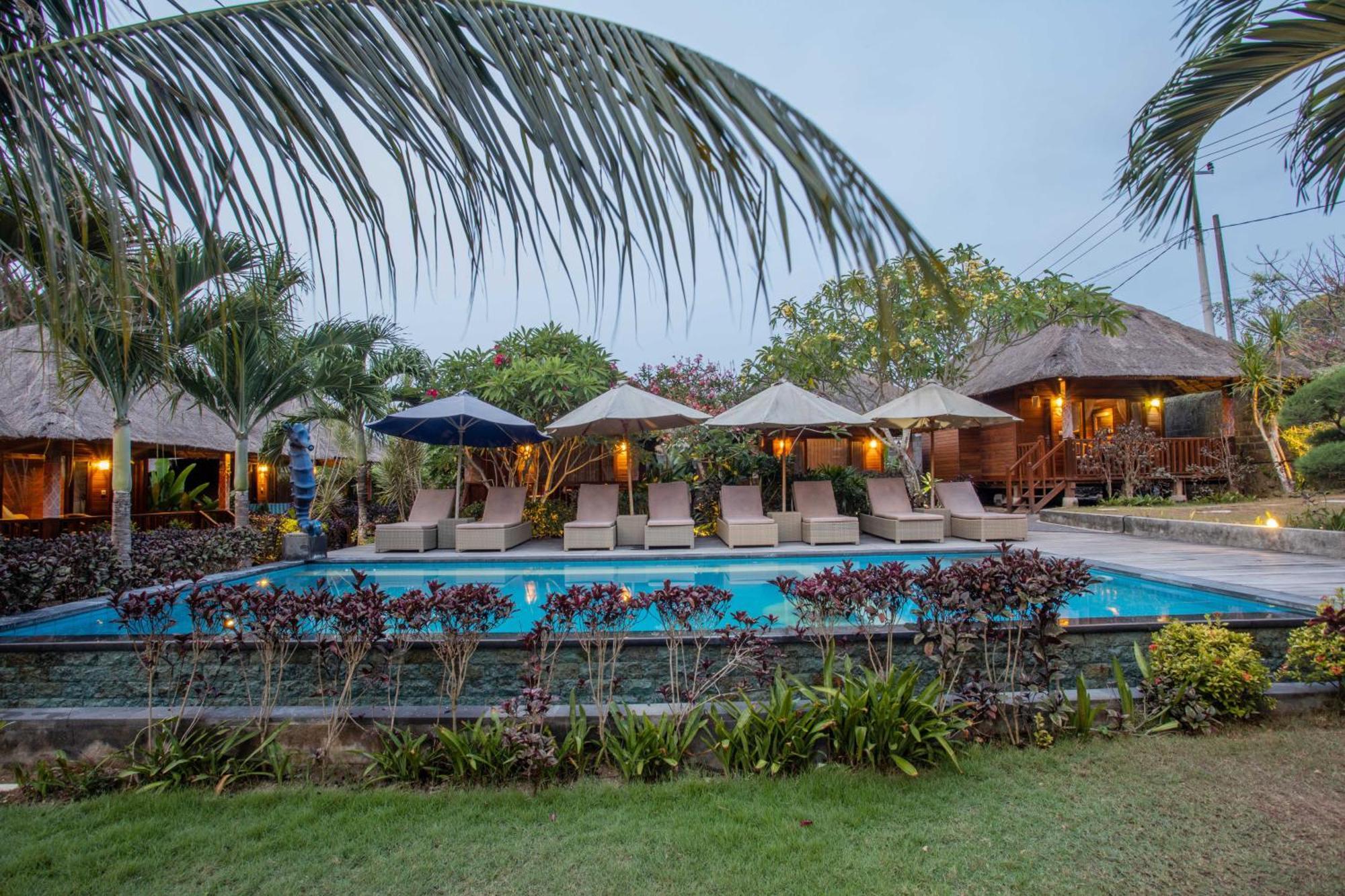 Lembongan Mantra Huts Hotel Exterior photo