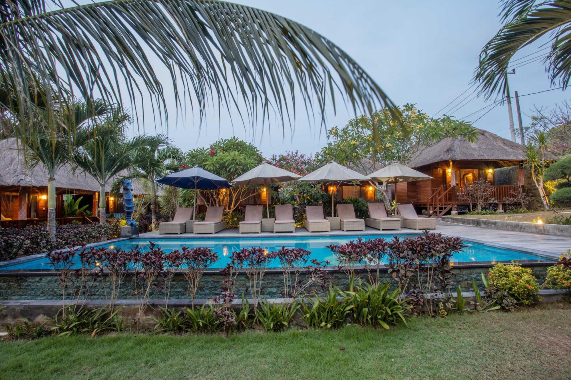 Lembongan Mantra Huts Hotel Nusa Lembongan  Exterior photo