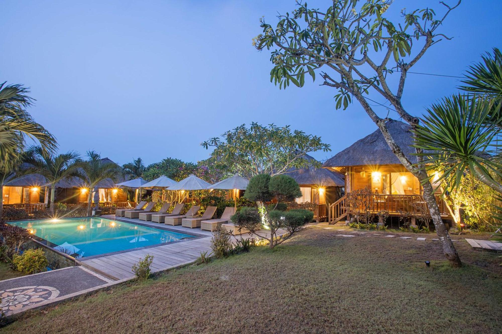 Lembongan Mantra Huts Hotel Exterior photo