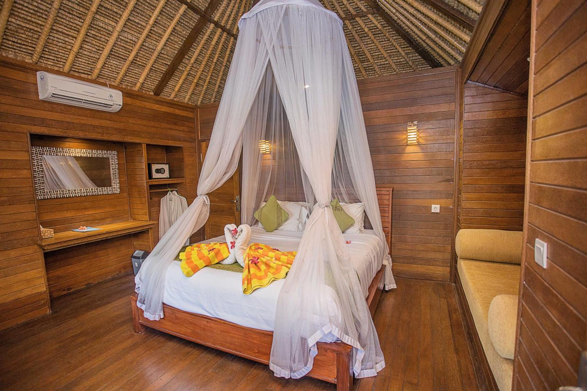 Lembongan Mantra Huts Hotel Nusa Lembongan  Exterior photo