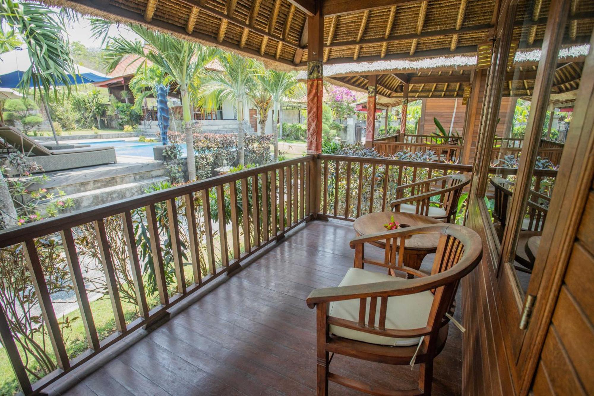 Lembongan Mantra Huts Hotel Nusa Lembongan  Exterior photo